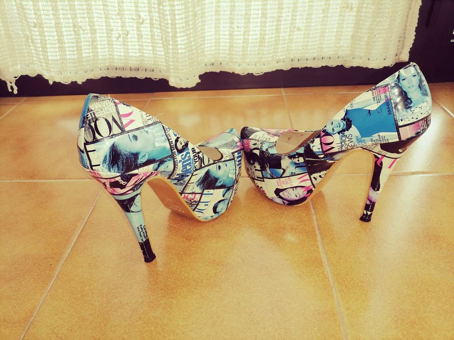 Sapato de tacão alto