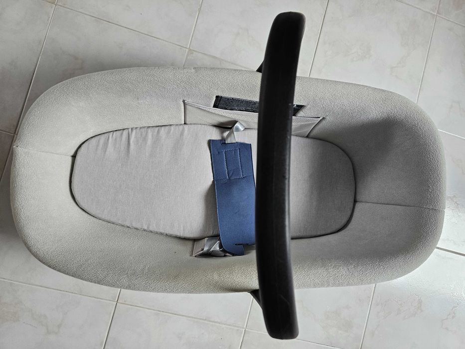 TRIO Bebe confort Streety Fix Estrutura com cadeira + Ovo+ Alcofa