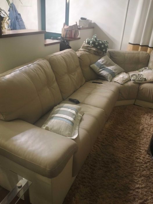 Sofá de Sala em Pele