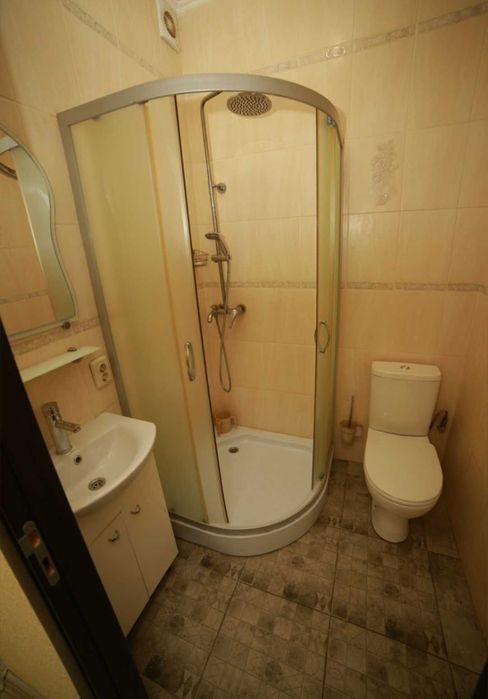 Здам 2 кім.квартиру. Подобово.