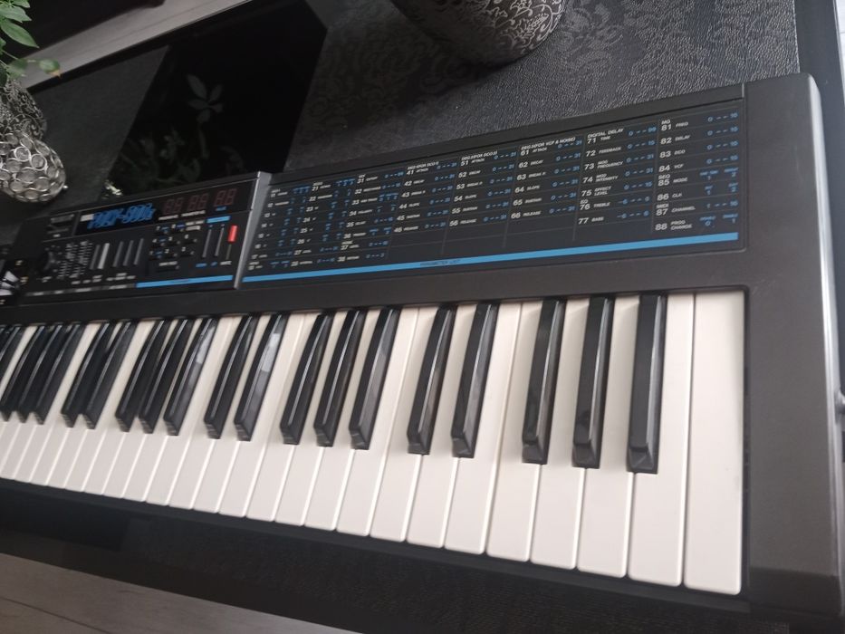 Syntezator Korg Poly 800 MK2