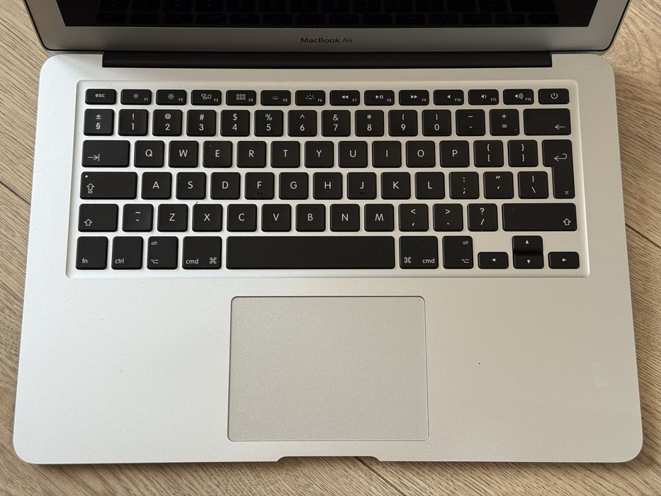 Macbook air 13 2017 i5/8/128 a1466