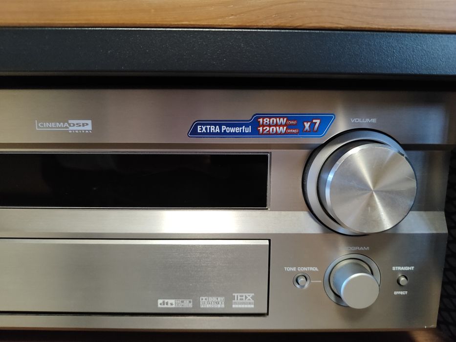 O RX-V1500  7.1 canais da Yamaha