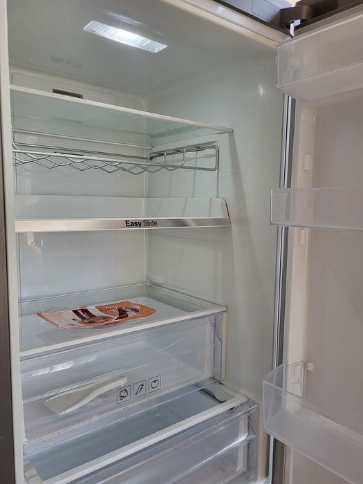 Frigorífico SAMSUNG Inverter 328L