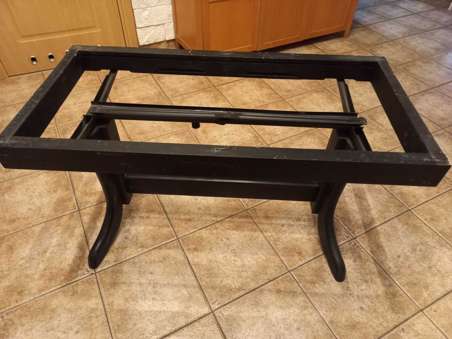 Ławo-stół – funkcjonalna konstrukcja, szkielet;