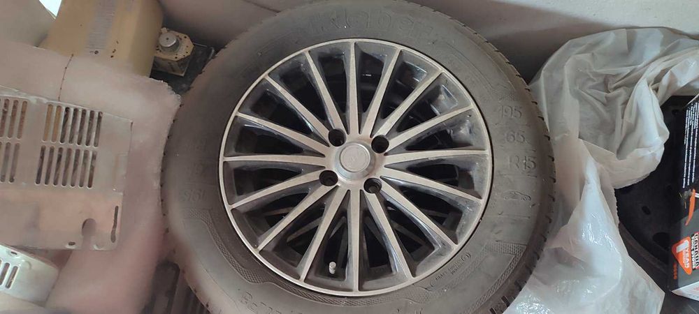 Продам комплект колес