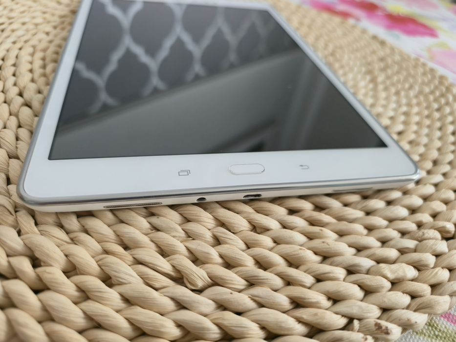 Jak NOWY Tablet samsung SM-T550 16GB