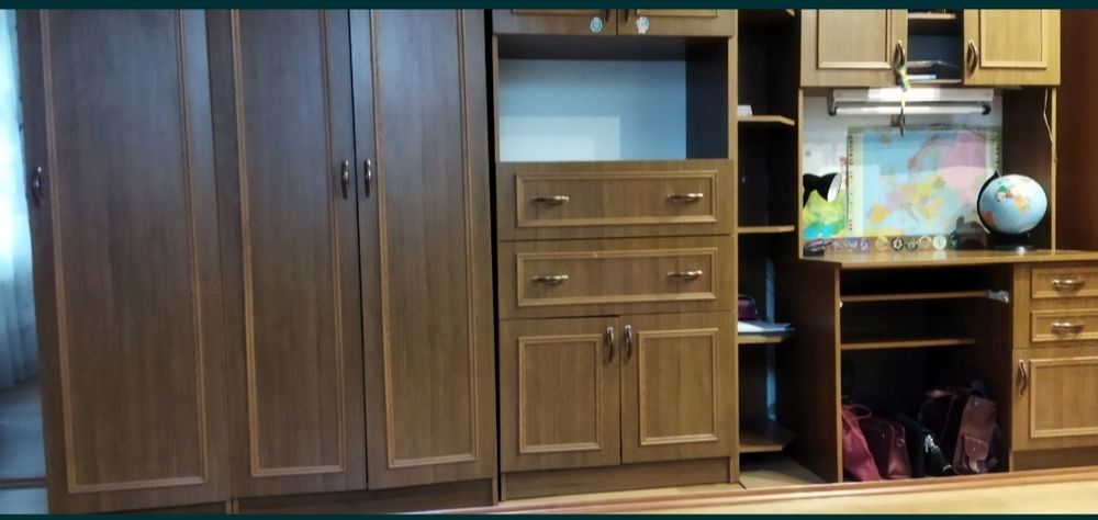 Дитячі меблі в кімнату