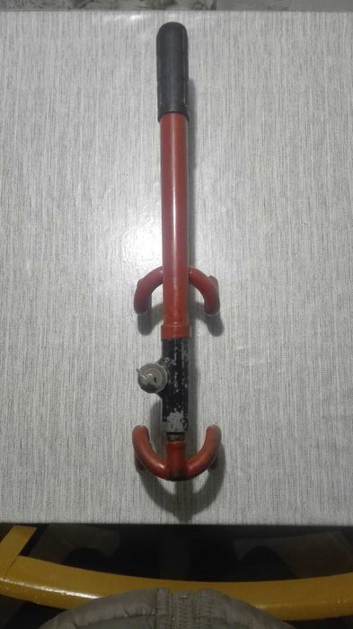 Противоугонное на руль.