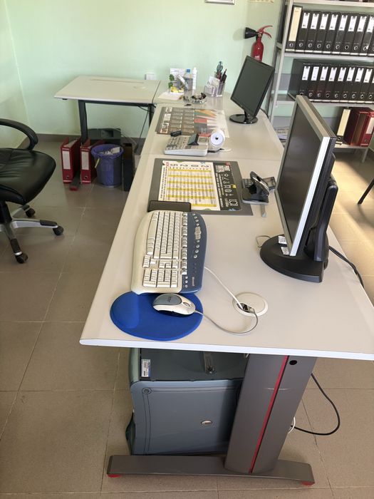Venda de secretaria grande