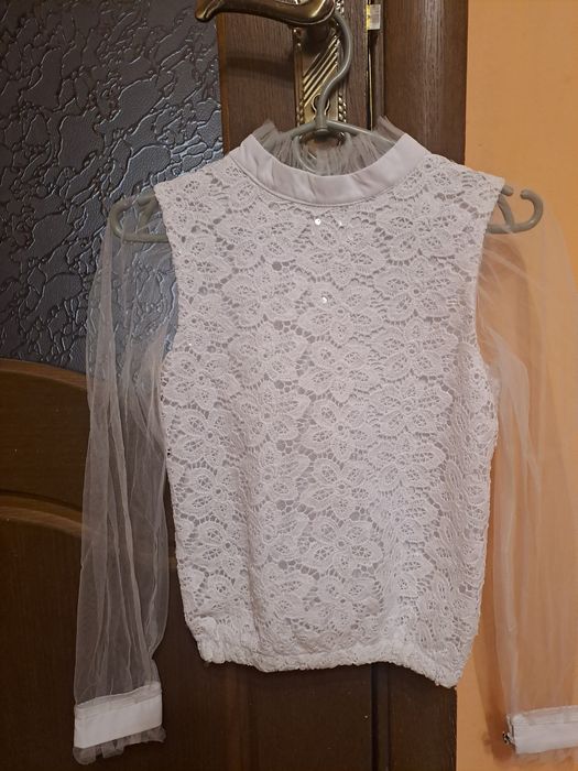 Продам гарну блузку.