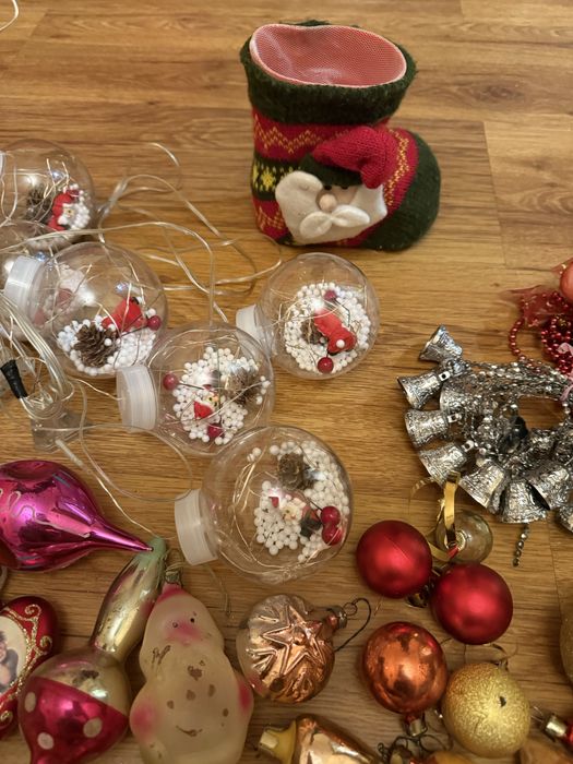 Новорічні іграшки