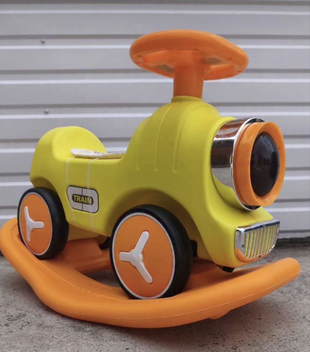 Машинка толкар- гойдалка