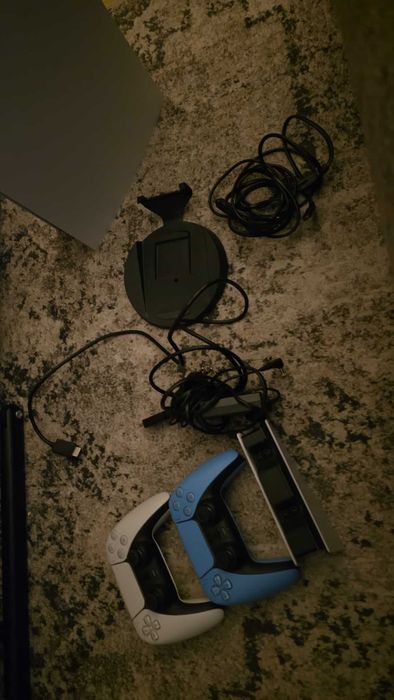 PS5 z napędem 2 pady