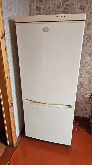 Холодильник бу Snaige