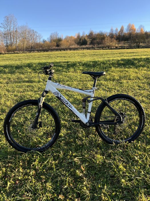 Rower enduro poison full  (dh Rock shock x fusion)