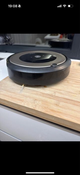 Aspirador iRobot Roomba e6