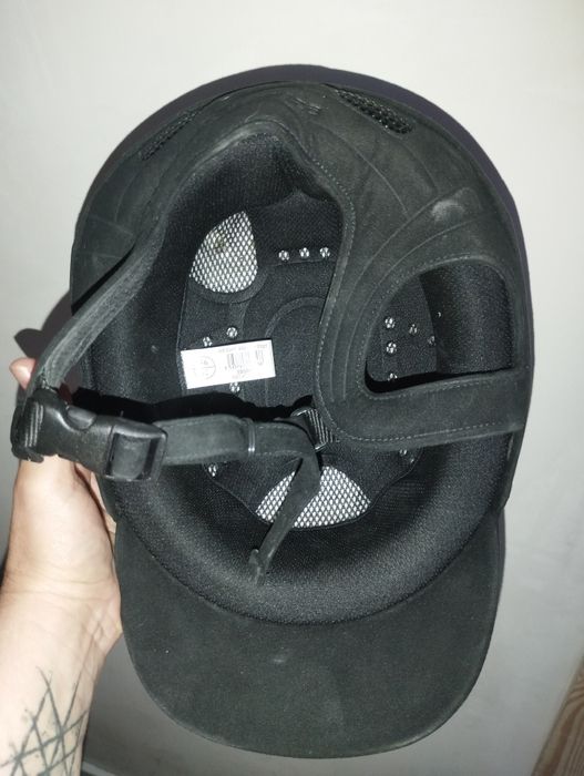 2 capacetes de equitacao,tamanha 56 e 6.5