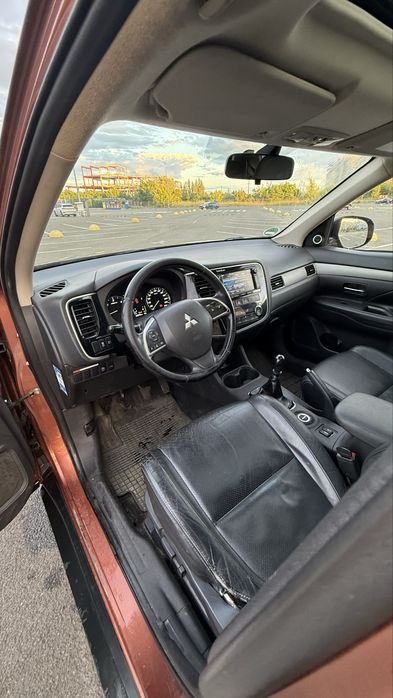 Mitsubishi outlander 2013