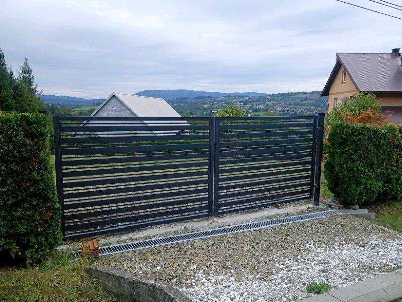 Nowoczesna brama palisadowa skrzydłowa - 4m/5m