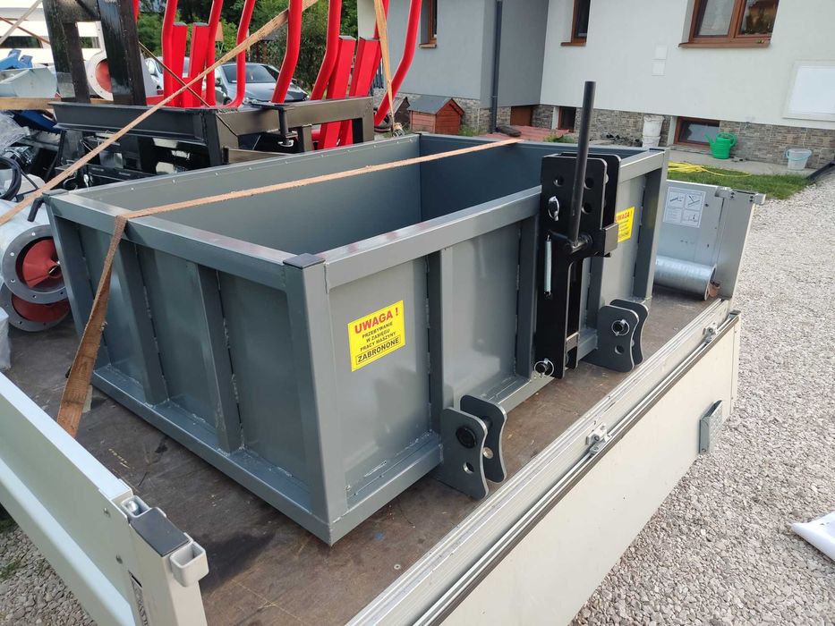skrzynia transportowa do traktora do przewozu materiałów