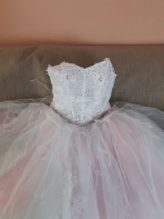 Плаття весільне з камінчиками Svarovski .