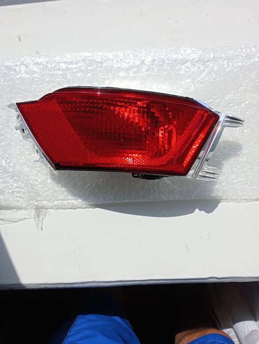 Пластік накладка Prius + запчасті різні