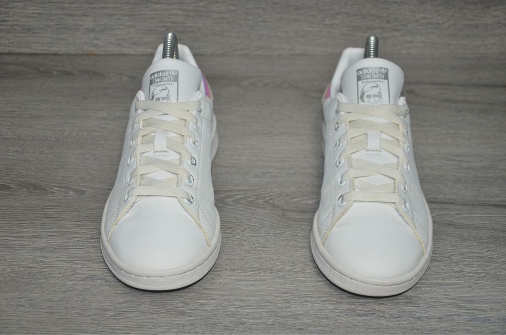 Продам кросівки Фірма  Adidas Stan Smith