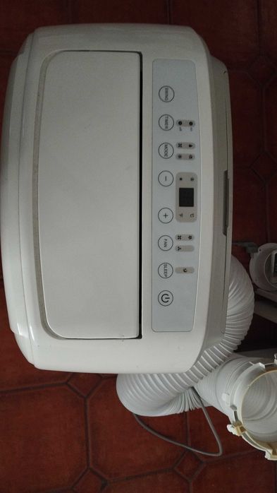 2x Ar Condicionados Portáteis Confortec CFP12HRN7QB6 - Como Novos 12000BTUs