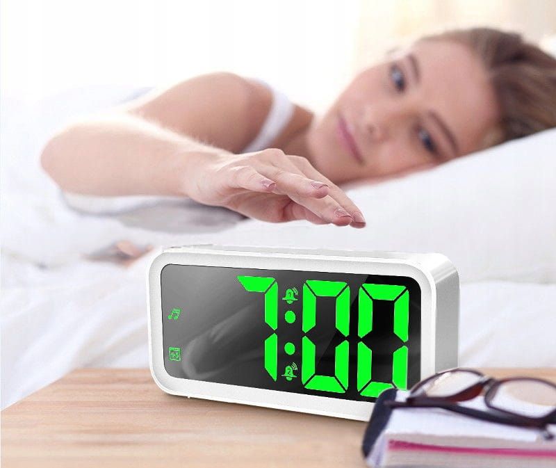 Budzik z termometrem GT087 - Biały, funkcja drzemki, USB, LCD