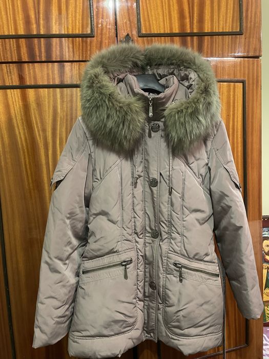 Продається куртка-пуховик в доброму стані