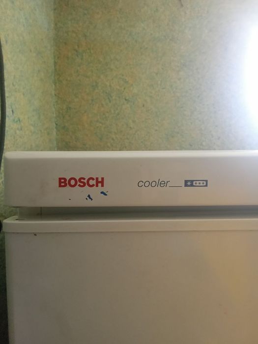 Холодильник бош продається