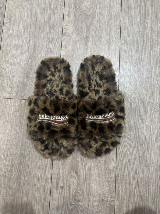 klapki futrzane balenciaga panterka