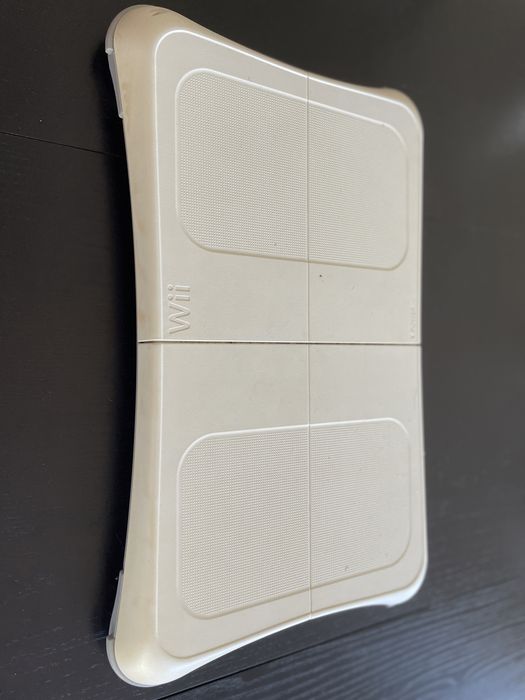 Wii Balance Board + Wii Fit64739397037186120