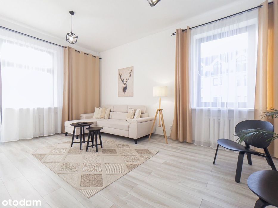 Przestronny Apartament z 2 Sypialniami i Balkonem