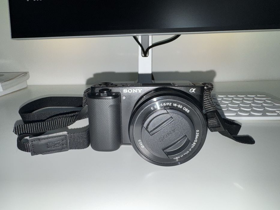 Sony ZV-E10 + 16–50 OSS | zestaw do vlogowania | pudełko