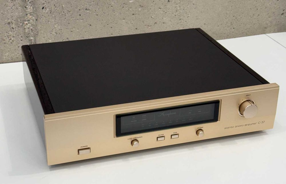 Accuphase C-37 przedwzmacniacz gramofonowy