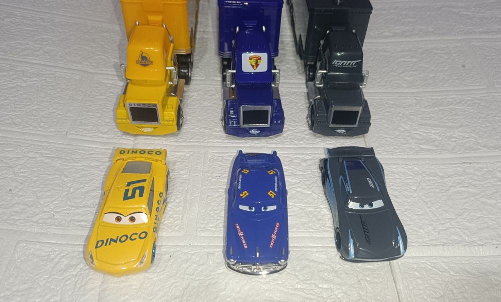 Уцінка! Металеві машинки Тачки Маквин, трейлер з машинкою