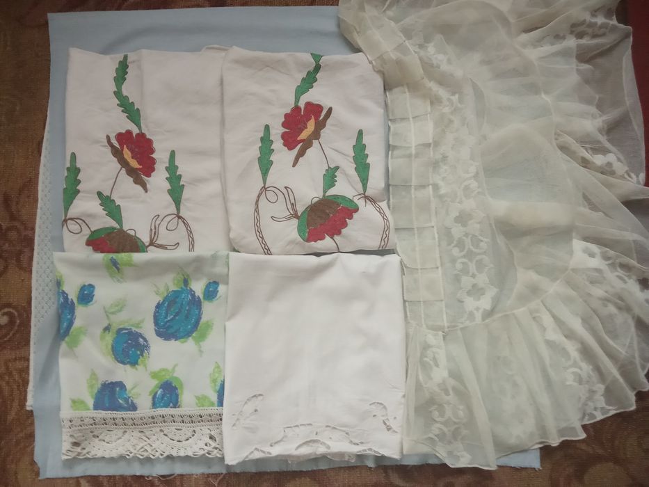 Наволочки з вишивкою та рішельє та накидки на подушки