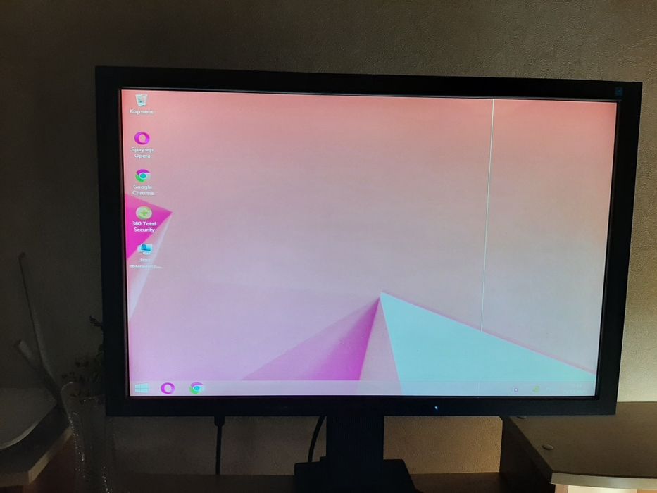 Монітор EIZO  з підставкой