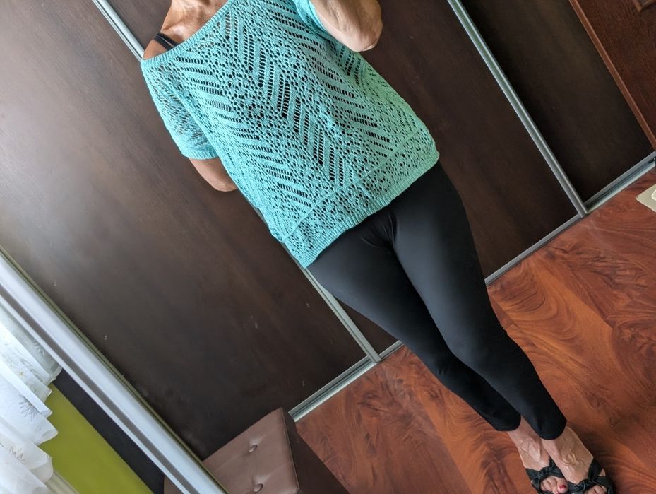 Ażurowa, miętowa, luźna bluzeczka