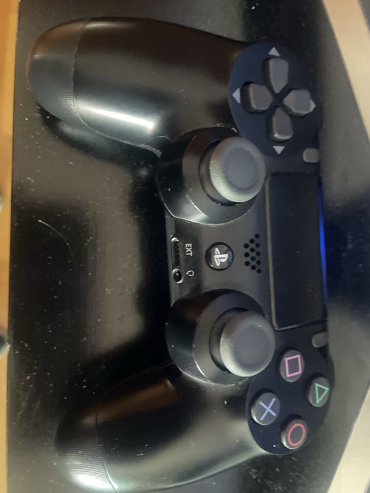 Ps4 Pro com 1 comando e GTA V