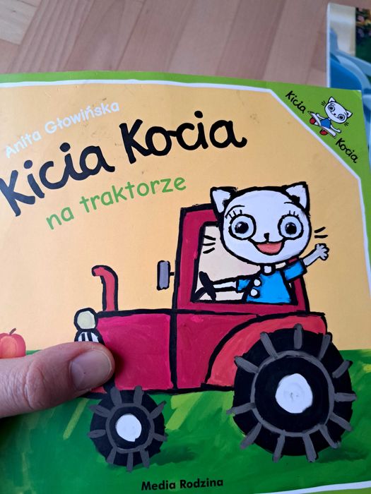 Rok w lesie borsuk + Kicia kociąt na traktorze