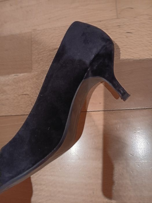 Sapatos pretos Breshka