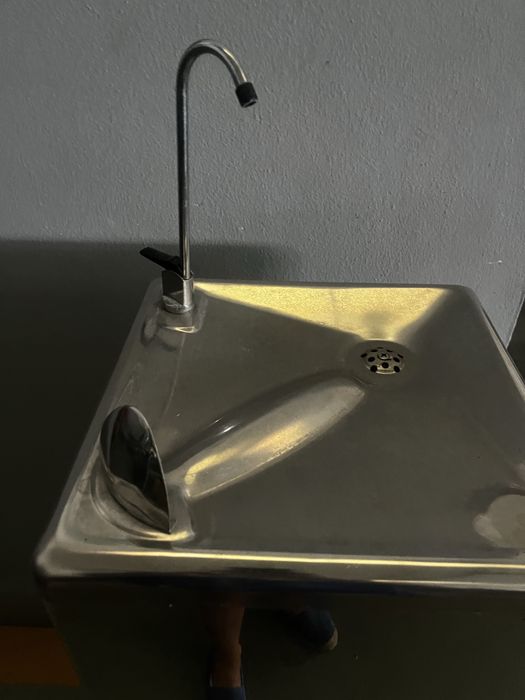 Bebedouro em inox  50 L para agua fria