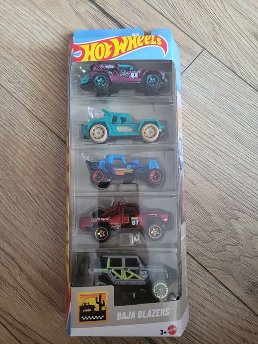 Zestaw samochodów Hot Wheels Baja Blazers 5 sztuk