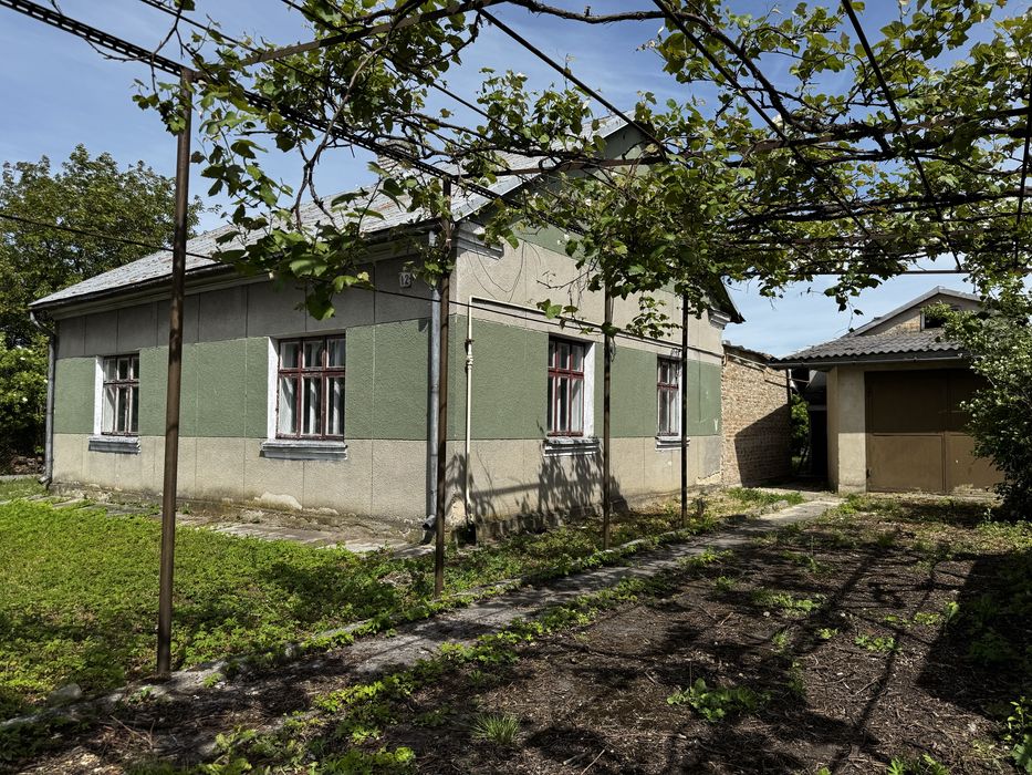 будинок , хата смт.Красне