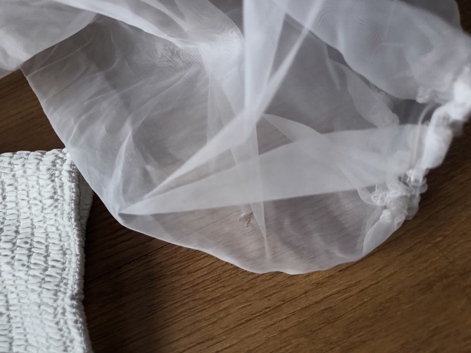 Crop top hiszpanka organza bufiaste rękawy biały