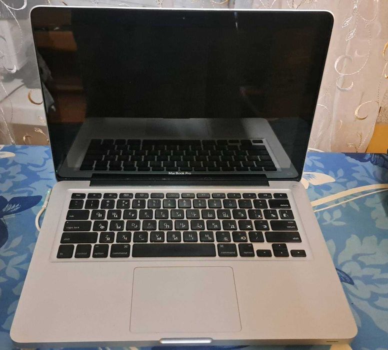 Продам БУ MacBook Pro 7,1