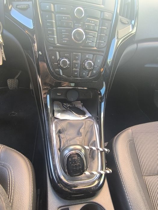Opel Astra J 1.6 CDTI 136 CV diesel